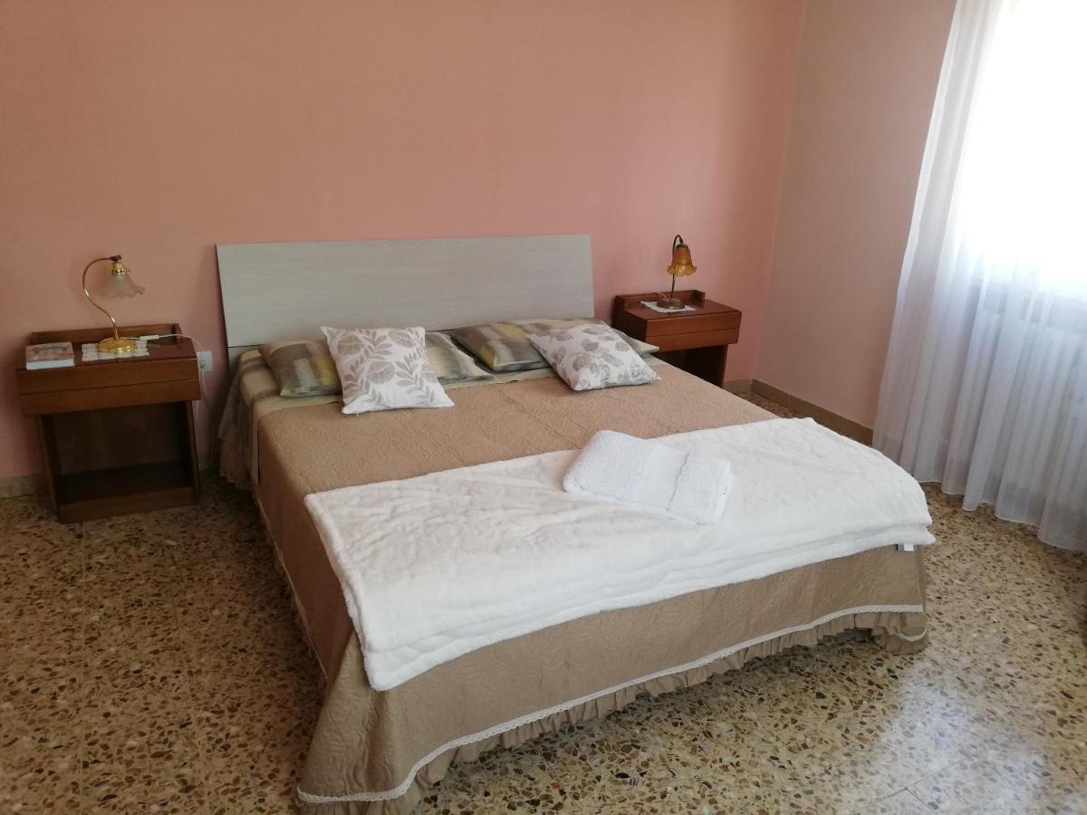 La Coquille Appartamento Vicino All'Ospedale เนกรา ภายนอก รูปภาพ